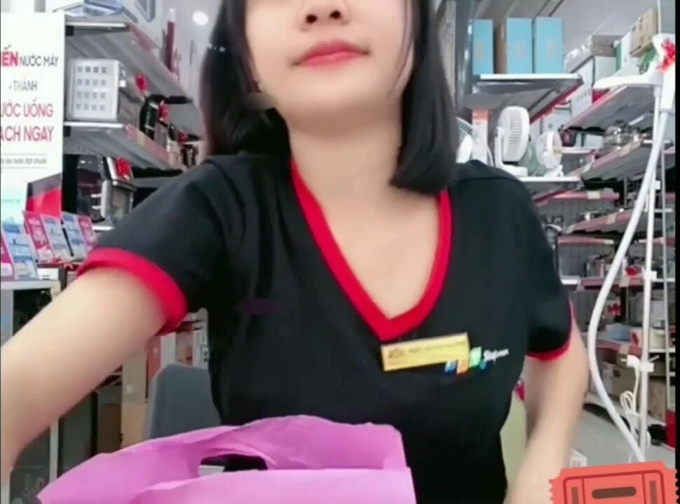 Như Quỳnh fpt gái xinh nhưng cái bím đầy lông